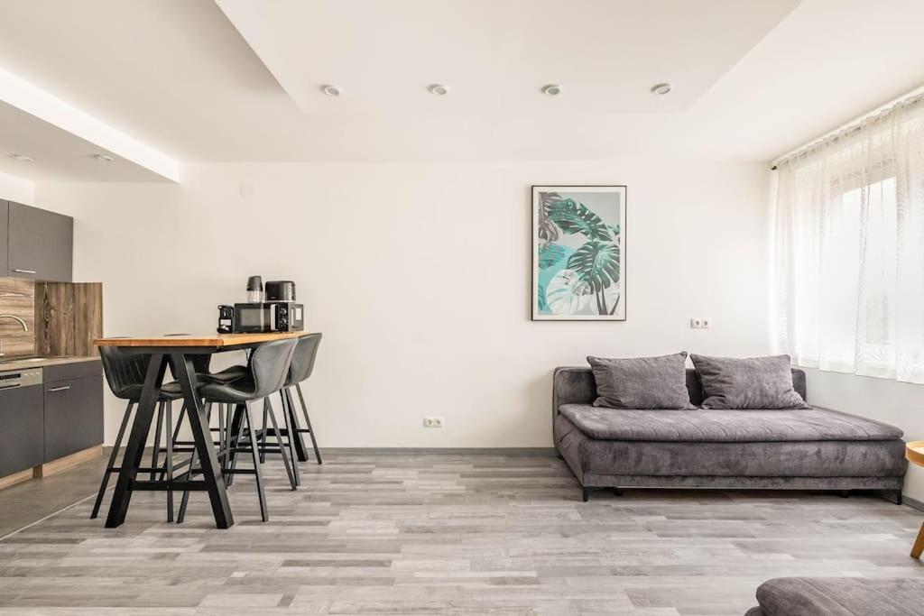 Cozy Renovated Apartment Close To Schoenbrunn Palace เวียนนา ภายนอก รูปภาพ