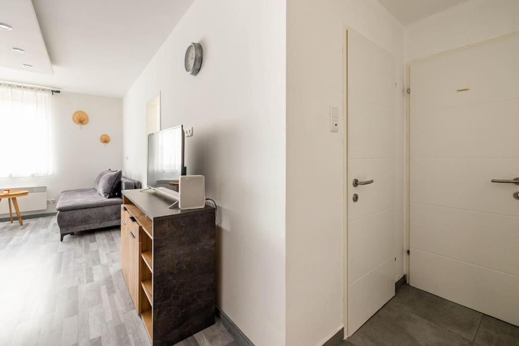 Cozy Renovated Apartment Close To Schoenbrunn Palace เวียนนา ภายนอก รูปภาพ