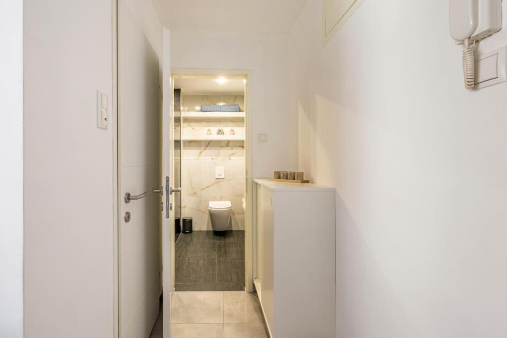 Cozy Renovated Apartment Close To Schoenbrunn Palace เวียนนา ภายนอก รูปภาพ